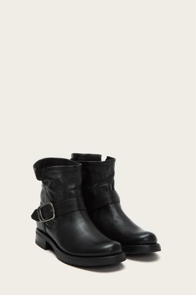 Frye  Women's 70654 Black M