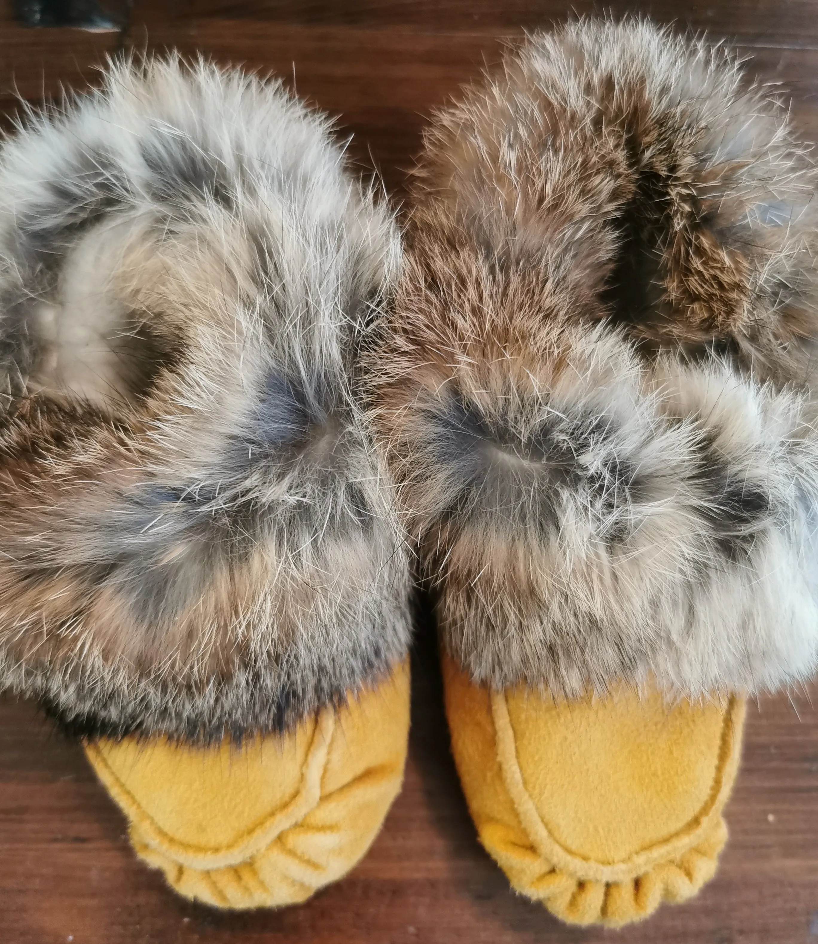 GIRL SIZE 6 TODDLER - Soft Suede, Warm Leather Moccasins, Tan EUC B2