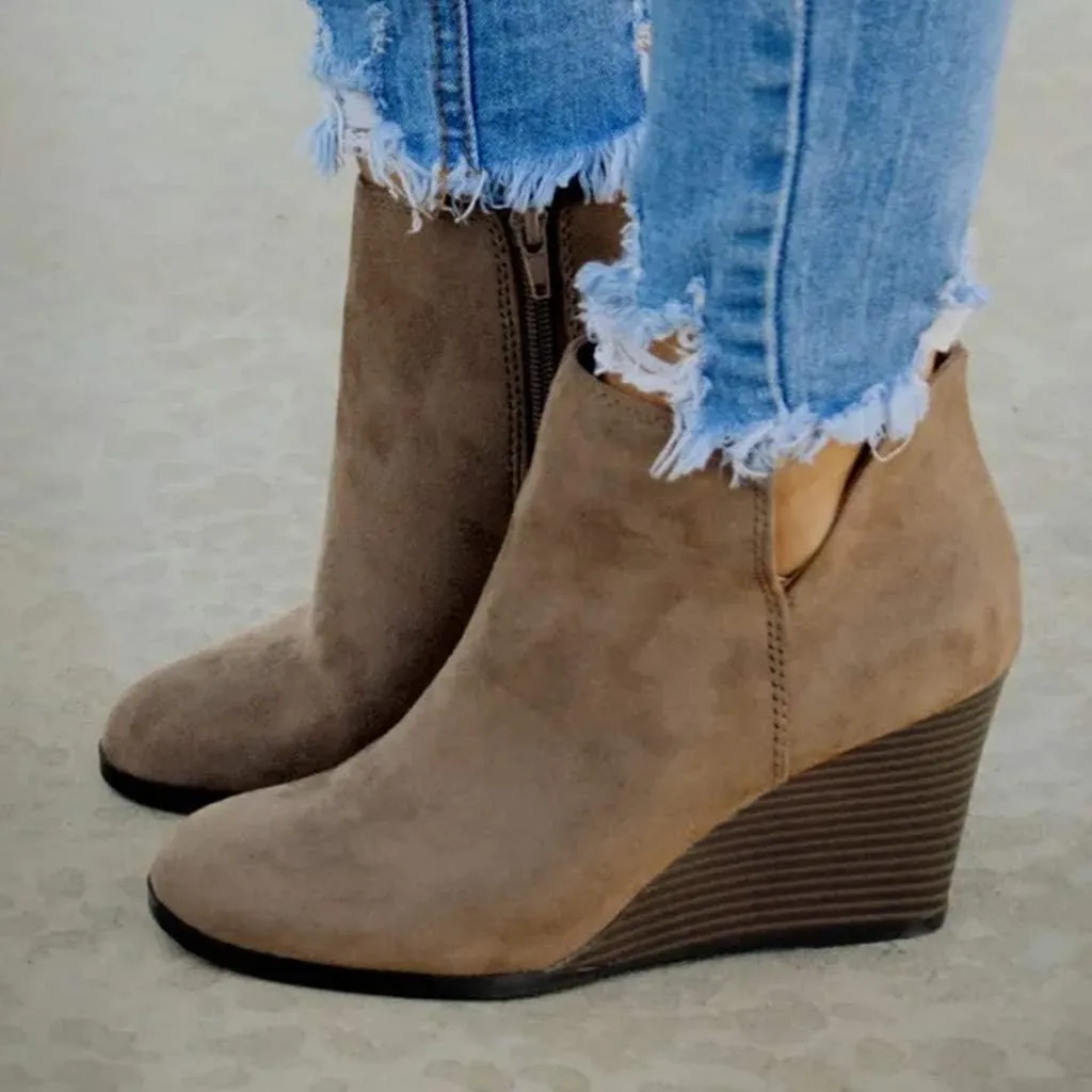 Hbeylia Platform Boots For Women Fashion Suede Wedge Chunky High Heel Ankle Booties Ladies Pump Dress Boots Short Boots Winter Shoes For Christmas Wedding Party